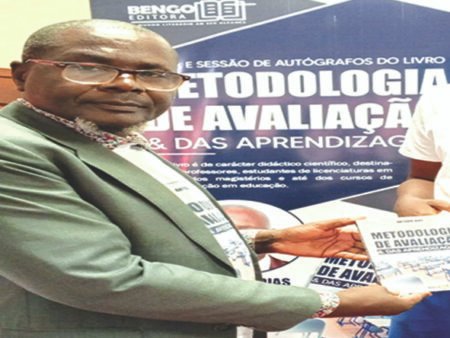Docente lança obra científica sobre avaliação educacional