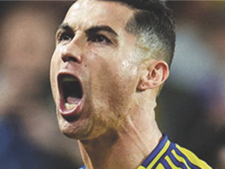 Cristiano Ronaldo CR7 renova com Al Nassr