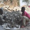 Crianças trabalham na exploração de inertes no município do Huambo